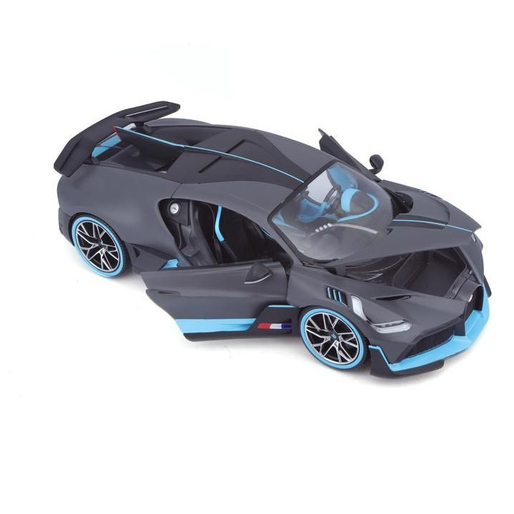 Bburago Bugatti Divo 1:18 stříbrná