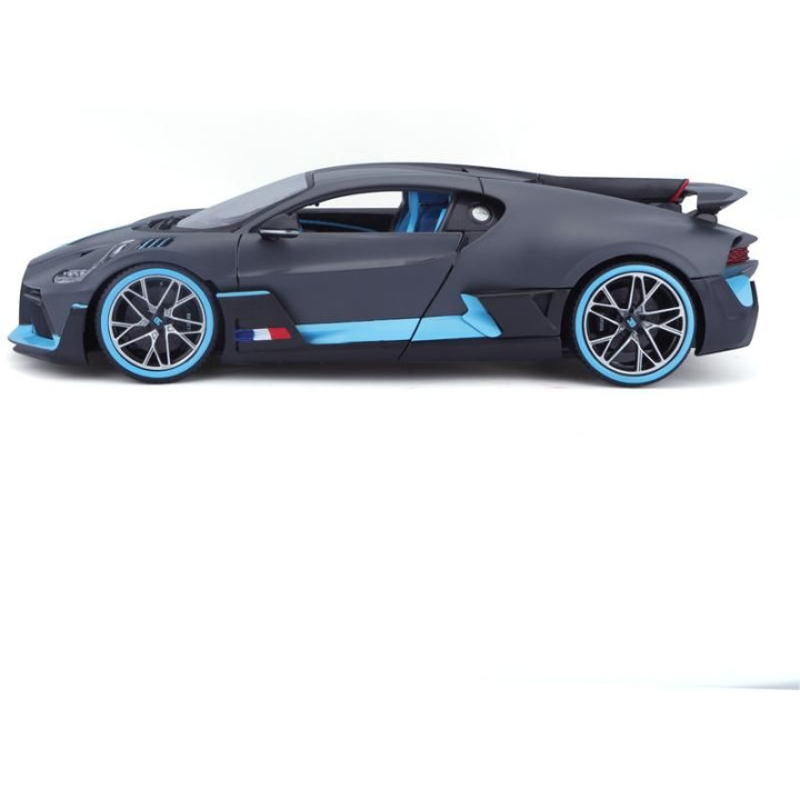 Bburago Bugatti Divo 1:18 stříbrná