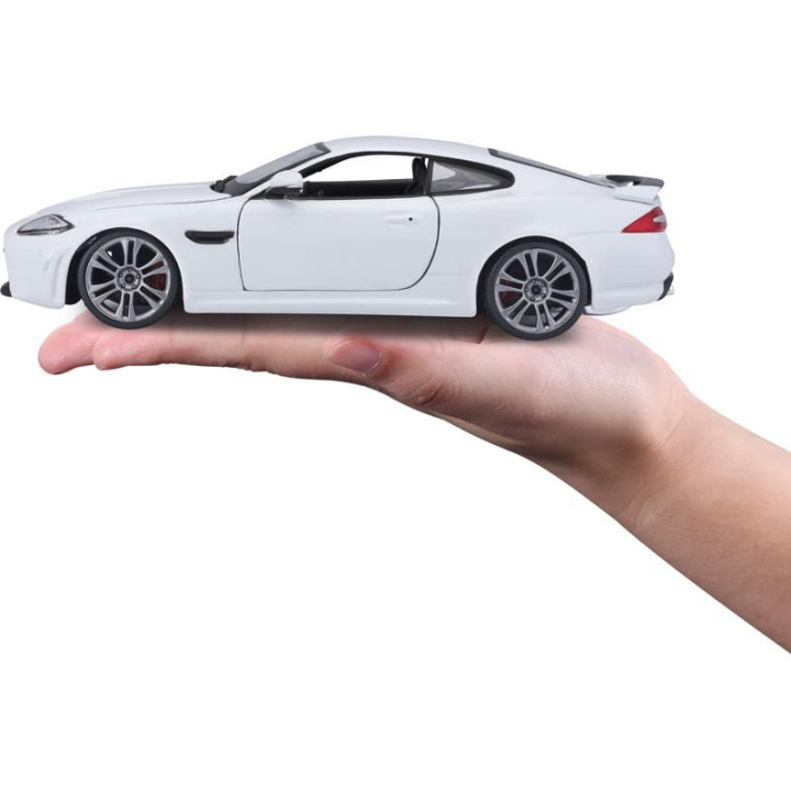 Bburago Plus Jaguar XKR-S 1:24 bílá