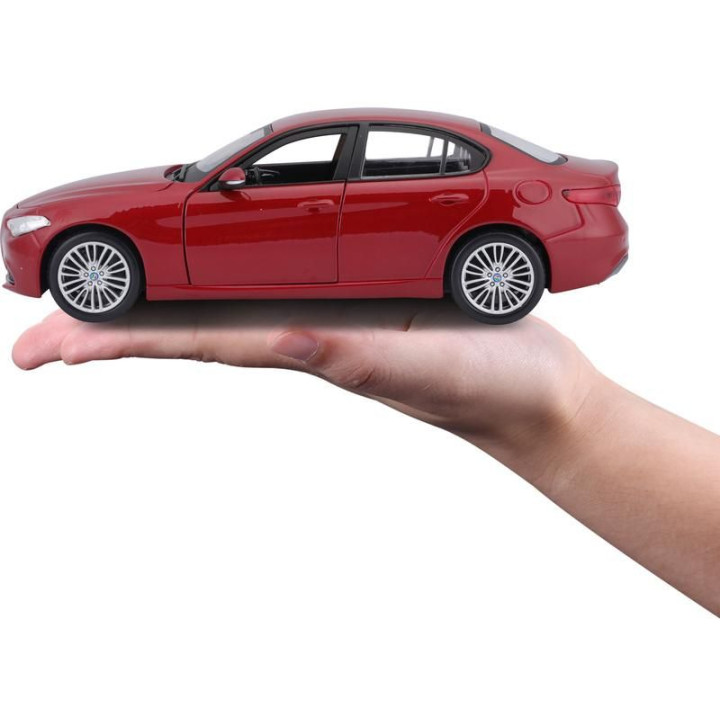 Bburago Alfa Romeo Giulia 2016 1:24 červená metalíza