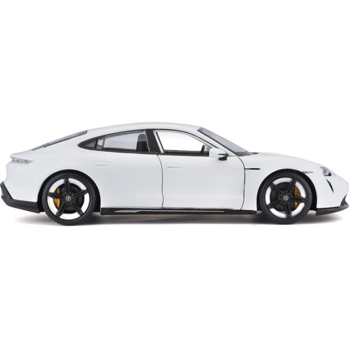 Bburago Porsche Taycan Turbo S 2019 Carrara 1:24 bílá