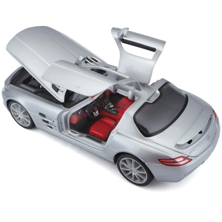 Maisto Mercedes-Benz SLS AMG 1:18 stříbrná
