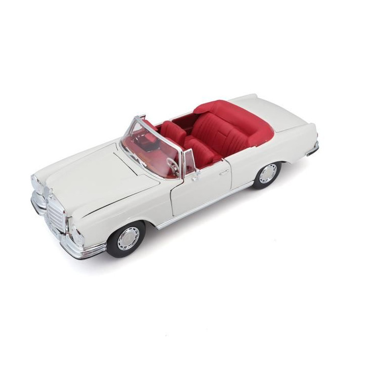 Maisto Mercedes-Benz 280SE Cabrio 1967 1:18 krémová
