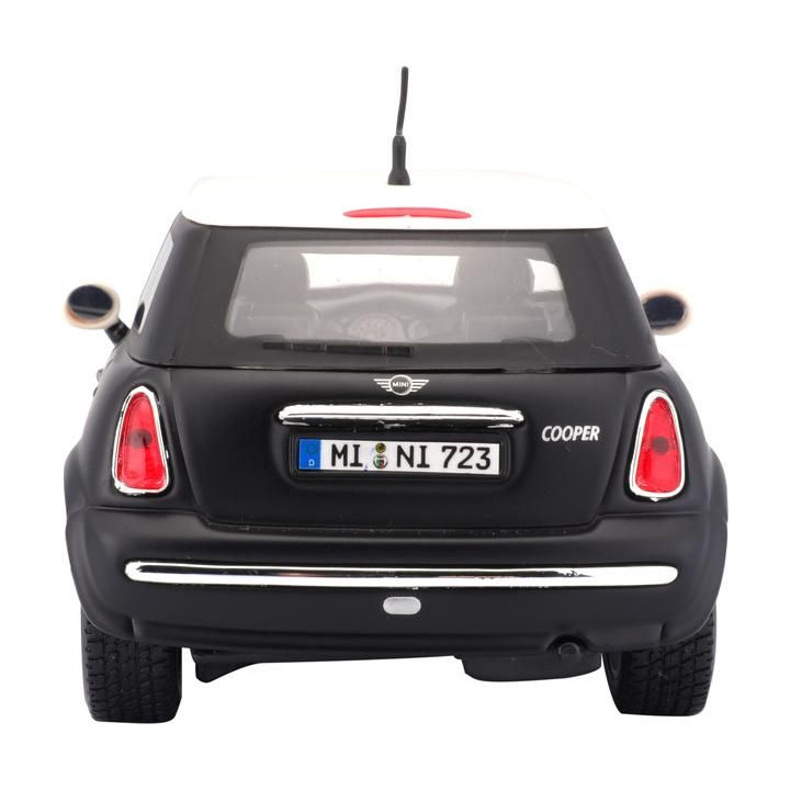 Maisto Mini Cooper 1:24 černá matná