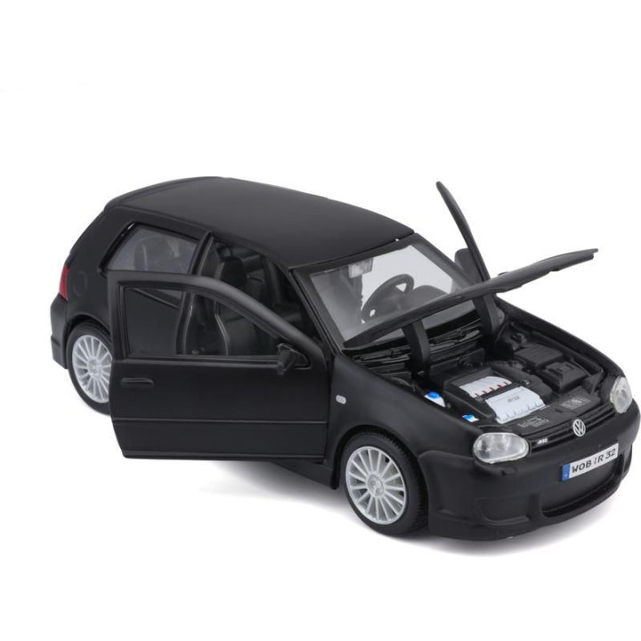 Maisto Volkswagen Golf R32 1:24 černá matná