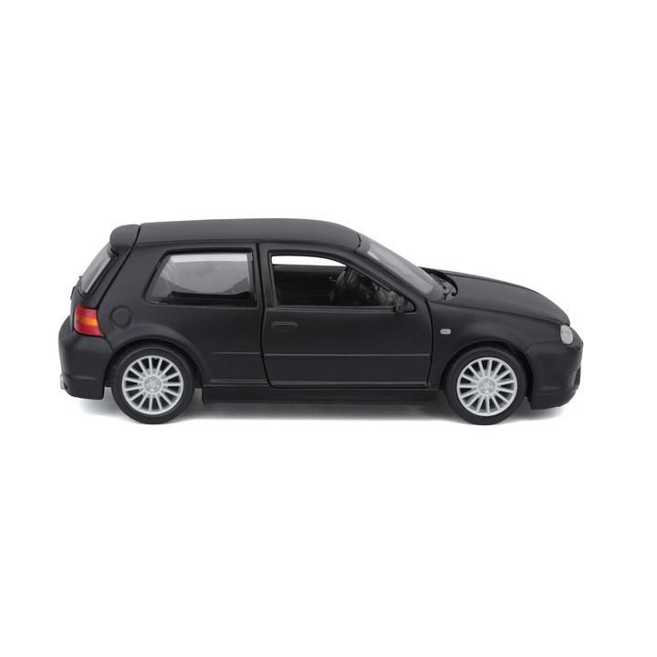 Maisto Volkswagen Golf R32 1:24 černá matná