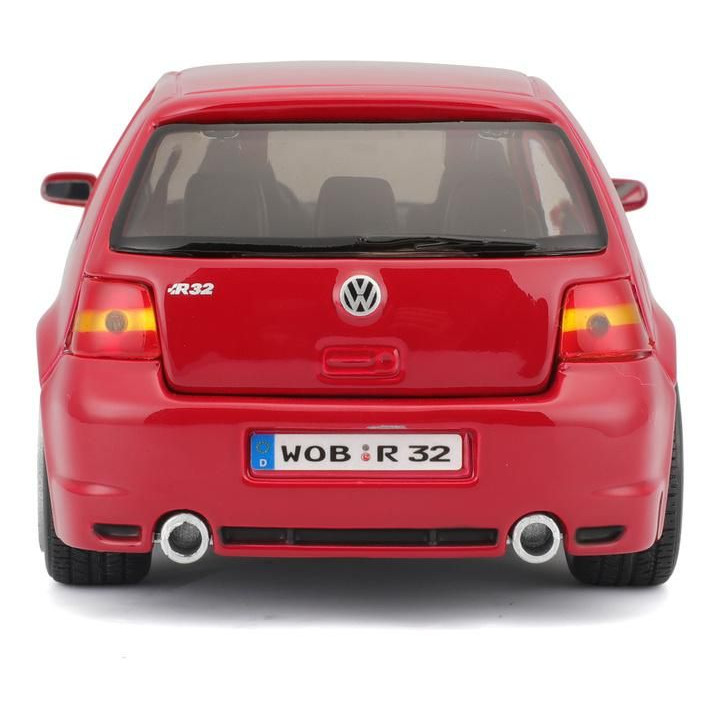 Maisto Volkswagen Golf R32 1:24 červená