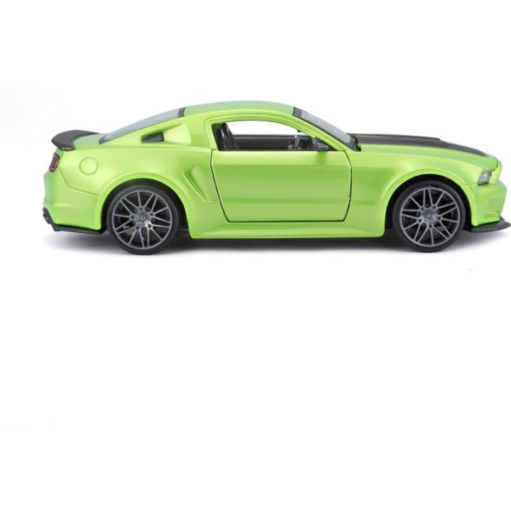 Maisto Ford Mustang Street Racer 2014 1:24 matná zelená