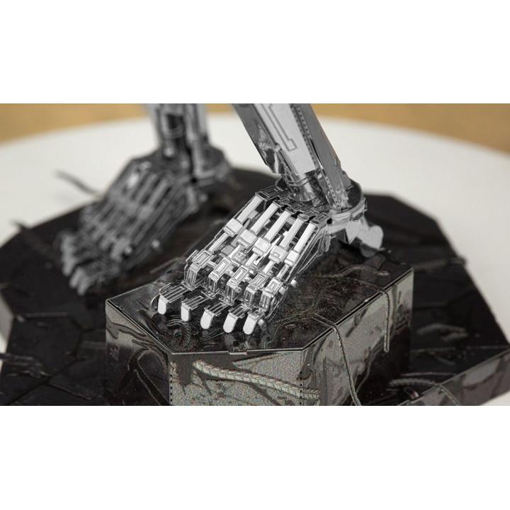 Metal Earth Luxusná oceľová stavebnica The Terminator Endoskeleton T-800