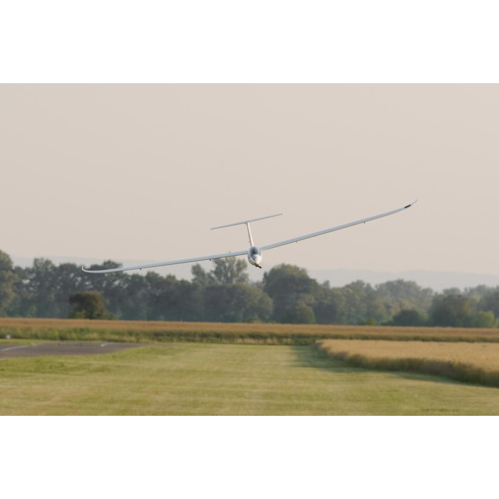 KAVAN 304TS TwinShark 2700mm - s R8 vario RX