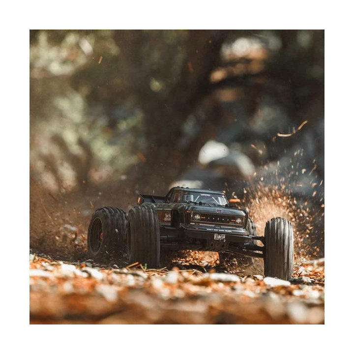 Arrma Outcast 4S V2 BLX 1:10 4WD RTR ocelová