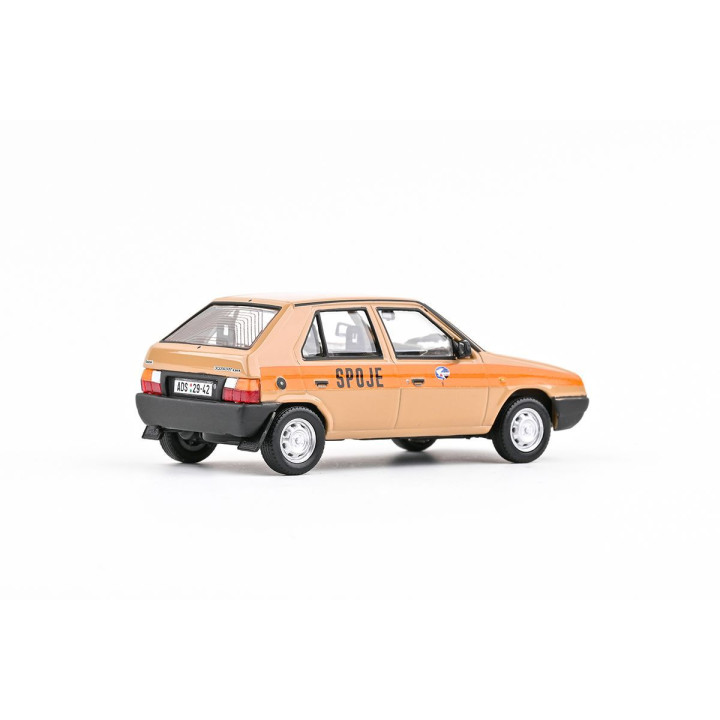Abrex Škoda Favorit 136L (1988) 1:43 - Spoje