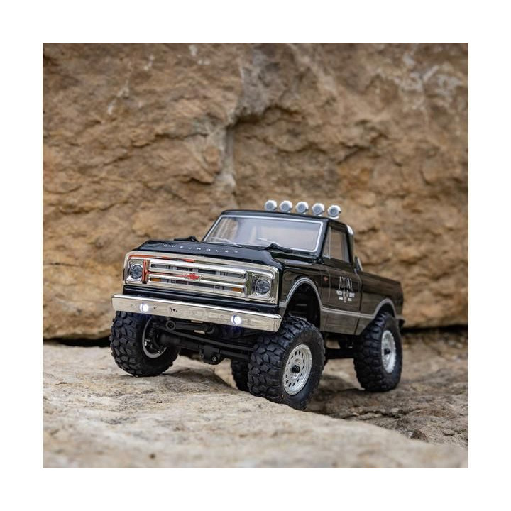 Axial SCX24 Chevrolet C10 1967 1:24 4WD RTR černý
