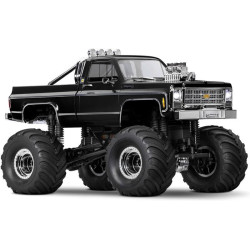 RC model auta Traxxas TRX-4MT Chevrolet K10 v edici Monster Truck s vyšší světlou výškou, obřími koly, úžasnou všestranností a schopnostmi. 4-bodové zavěšení, dvojité olejové tlumiče, kovové převody serva, úhel zatáčení 45°, bez-sponková...
