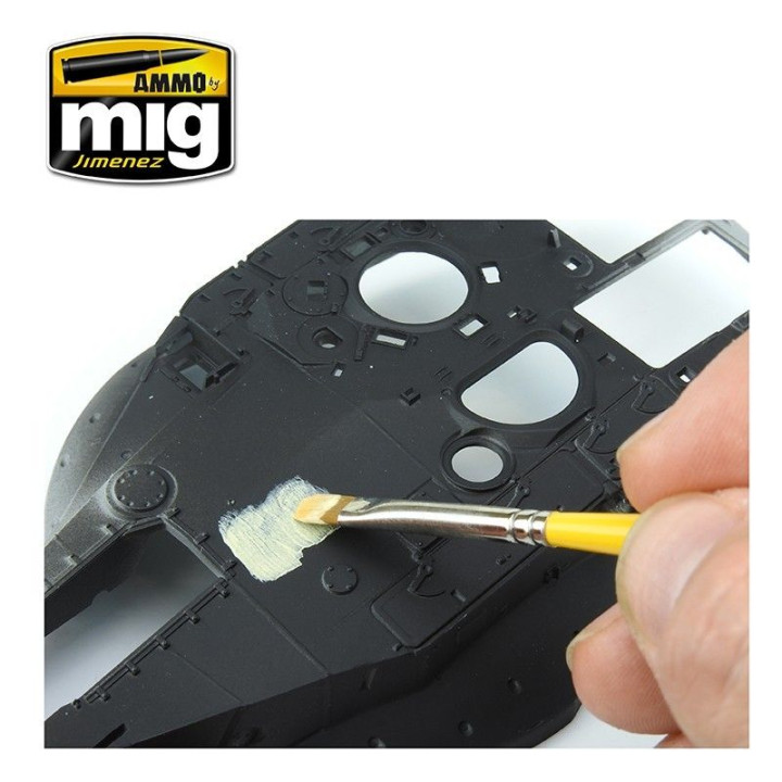 Anti-Slip Paste - Sand Color (for 1/35 scale) 20ml