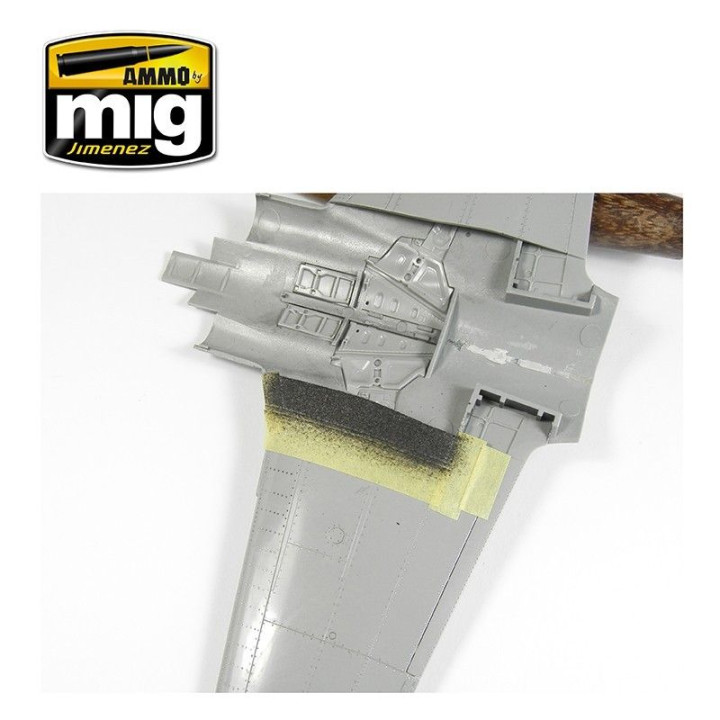 Anti-Slip Paste - Black Color (for 1/72 & 1/48 scales) 20ml