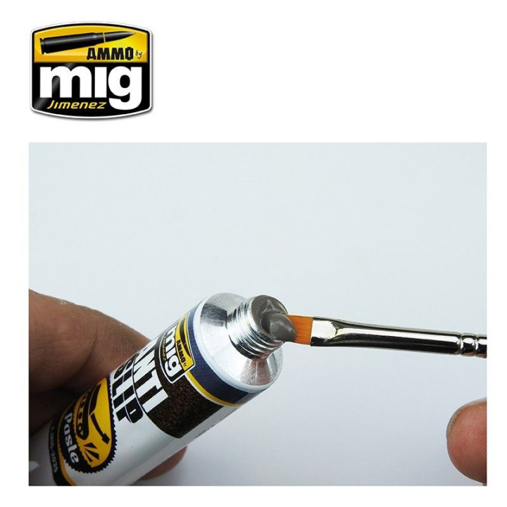 Anti-Slip Paste - Brown Color (for 1/35 scale) 20ml