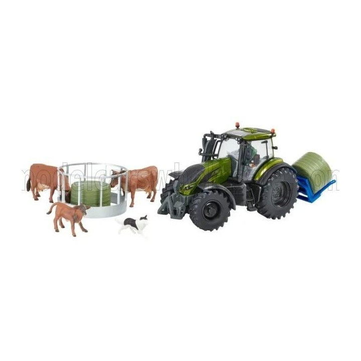 BRITAINS VALTRA T254 TRACTOR WITH PLAYSET FLEMING BALE LIFTER 2019 - GREEN 1/32