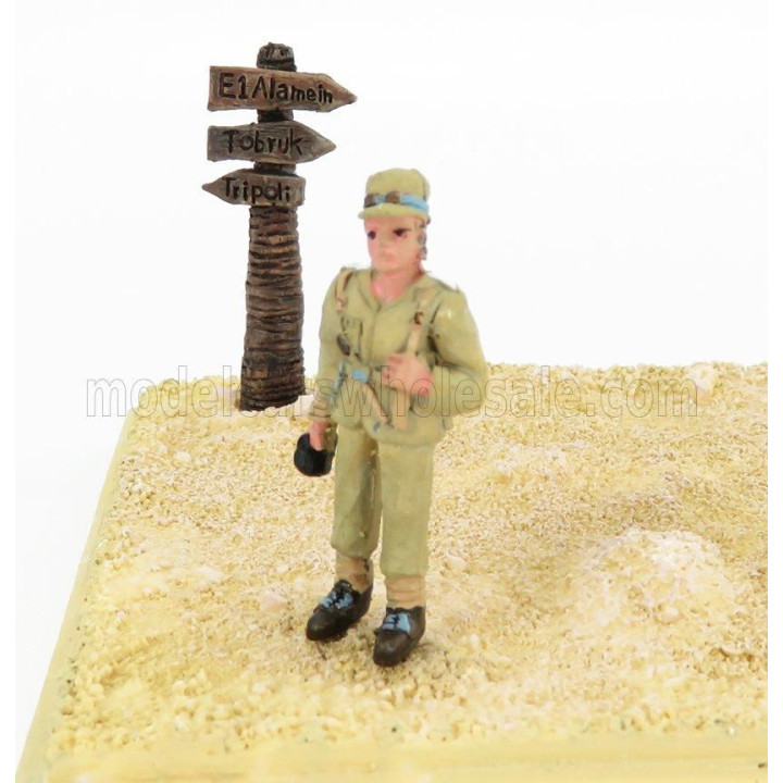 EDICOLA DIORAMA SOLDATO NEL DESERTO - DESERT MAN - BEIGE 1/43