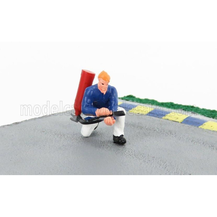 EDICOLA DIORAMA SOCCORRITORE STRADALE PISTA - FIREMAN RACE - GREY BLUE YELLOW 1/43