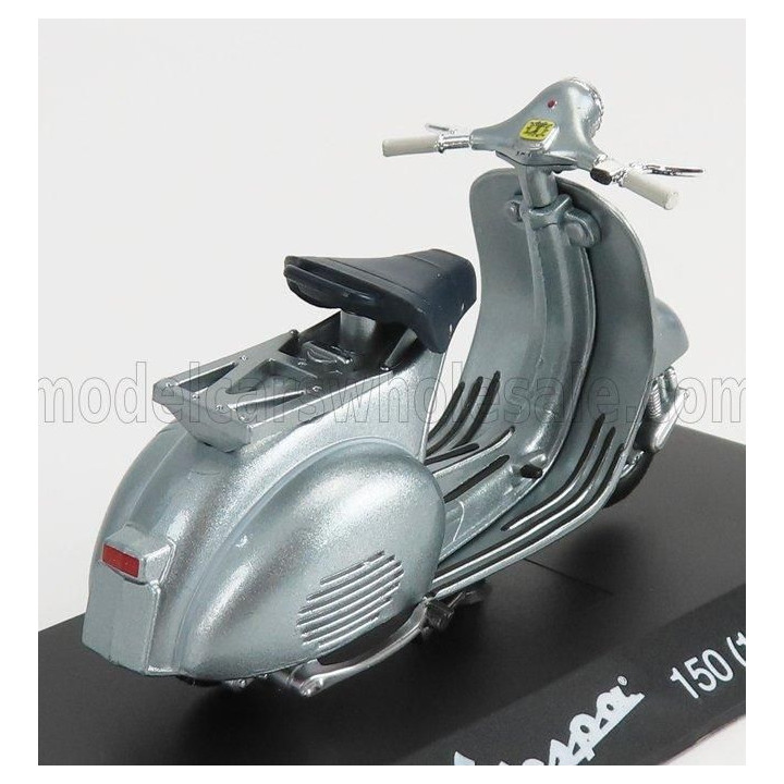 EDICOLA PIAGGIO VESPA 150 1957 - SILVER 1/18