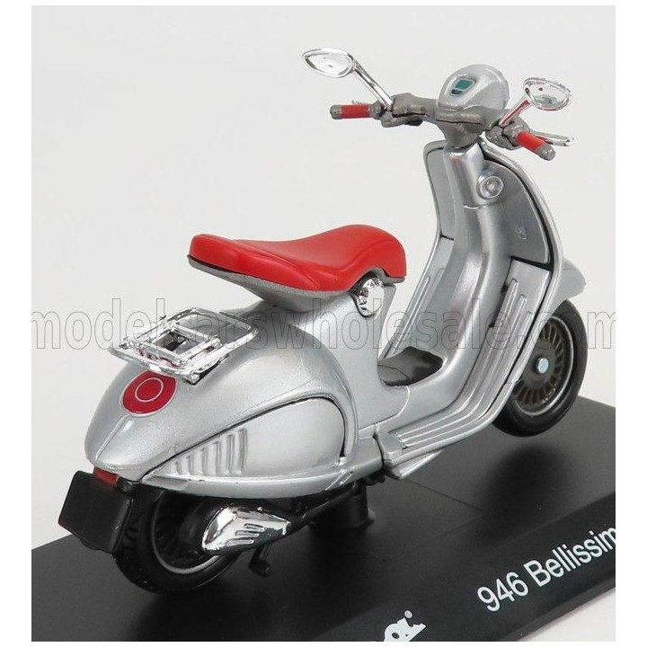 EDICOLA PIAGGIO VESPA 946 BELLISSIMA 2014 - SILVER 1/18