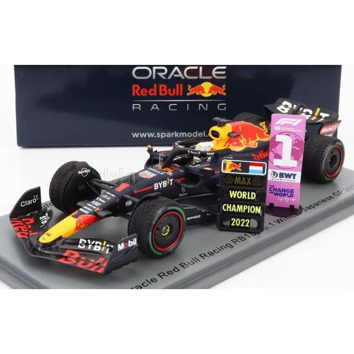 SPARK MODEL RED BULL F1  RB18 TEAM ORACLE RED BULL RACING N 1 WINNER JAPAN GP WITH PIT BOARD WORLD CHAMPION 2022 MAX VERSTAPPEN 
