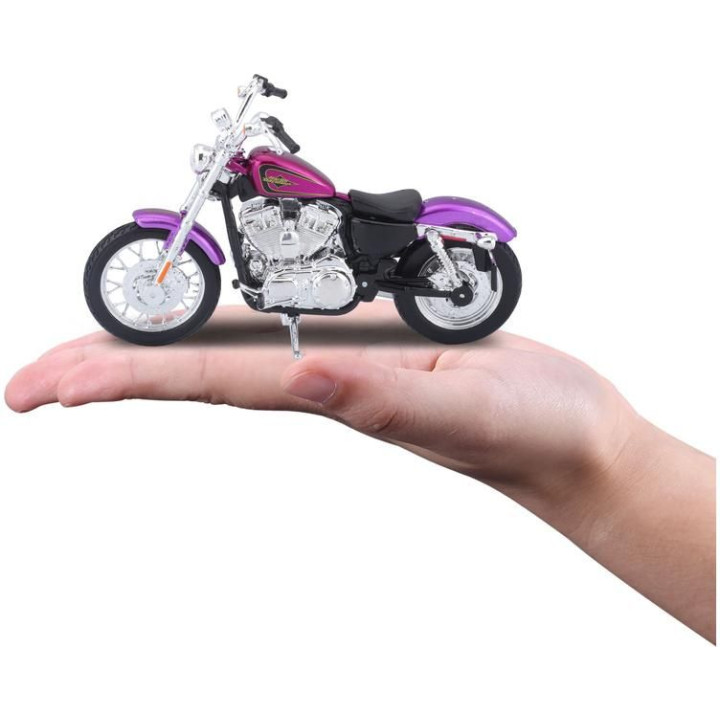 Maisto Harley-Davidson XL1200V Seventy-Two 2013 1:18