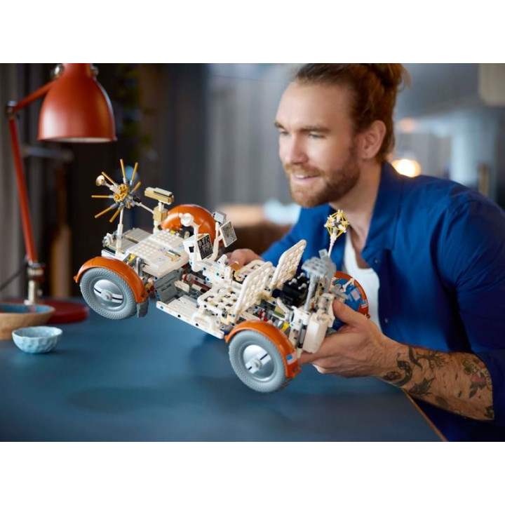 LEGO Technic - Lunární průzkumné vozidlo NASA Apollo - LRV