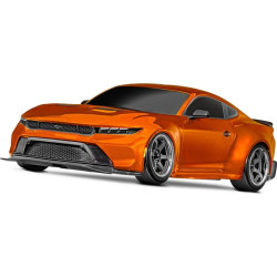 RC model auta Traxxas 4-Tec Drift Ford Mustang v měřítku 1:10 je speciálně upravený pro driftování. Obsahuje nové zavěšení s vysokým úhlem zatáčení, nový stejnosměrný motor, funkci ruční brzdy, bezsponkovou karoserii a upravenou stabilizaci TSM...