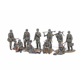 Tamiya 32602 WWII Wehrmacht Infantry Set 1/48