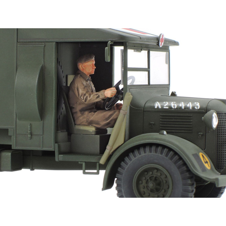 Tamiya 32605 British 2t 4x2 Ambulance 1/48
