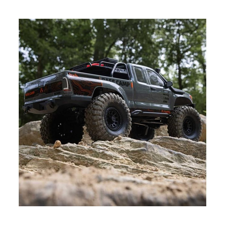 Axial SCX10 III Base Camp 4WD 1:10 RTR bílý