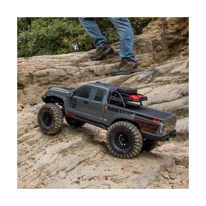 Axial SCX10 III Base Camp 4WD 1:10 RTR bílý