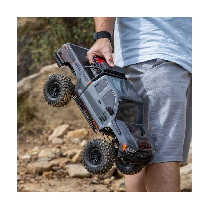 Axial SCX10 III Base Camp 4WD 1:10 RTR bílý