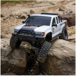 Expediční RC model Axial Base Camp Rock Crawler, pro jízdu v terénu, lezení přes překážky a skalní trial. Díky špičkovému podvozku SCX10 III, má model výborné jízdních schopnosti a nově ještě lépe vypadá. Stejnosměrný motor 35T, regulátor 40A,...