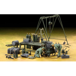 Tamiya 37023 German Field Maintenance Team & Equipment Set 1:35