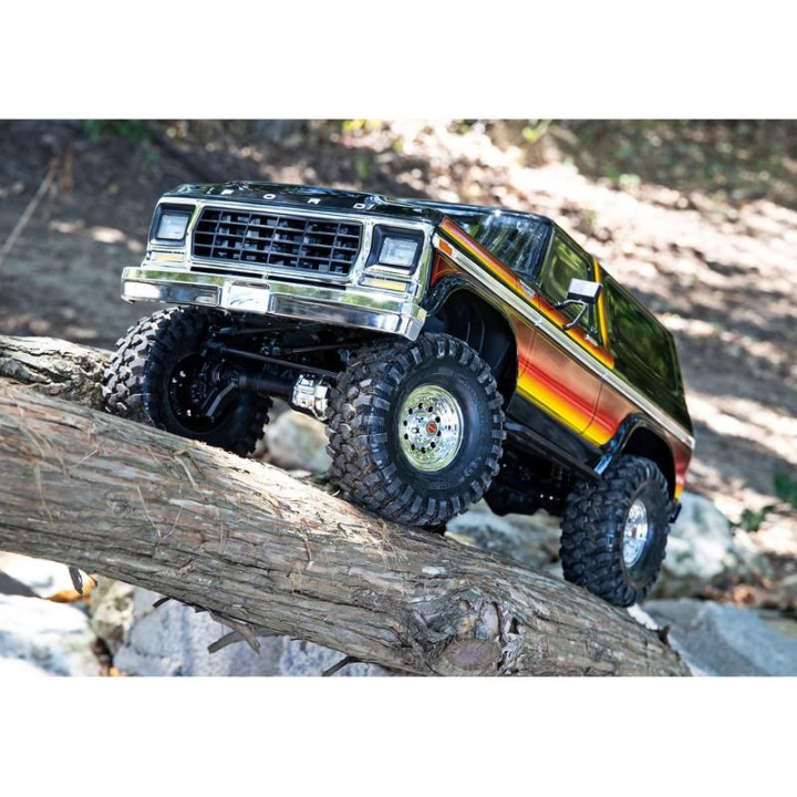 Traxxas TRX-4 Ford Bronco 1979 1:10 RTR červené