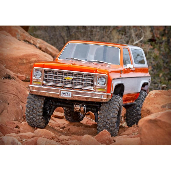 Traxxas TRX-4 Chevrolet K5 Blazer 1979 1:10 RTR červená