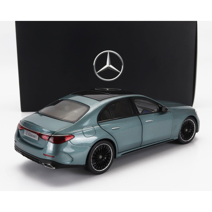 I SCALE MERCEDES BENZ E-CLASS (W214) AMG LINE 2024 - VERY LIGHT GREEN MET 1/18