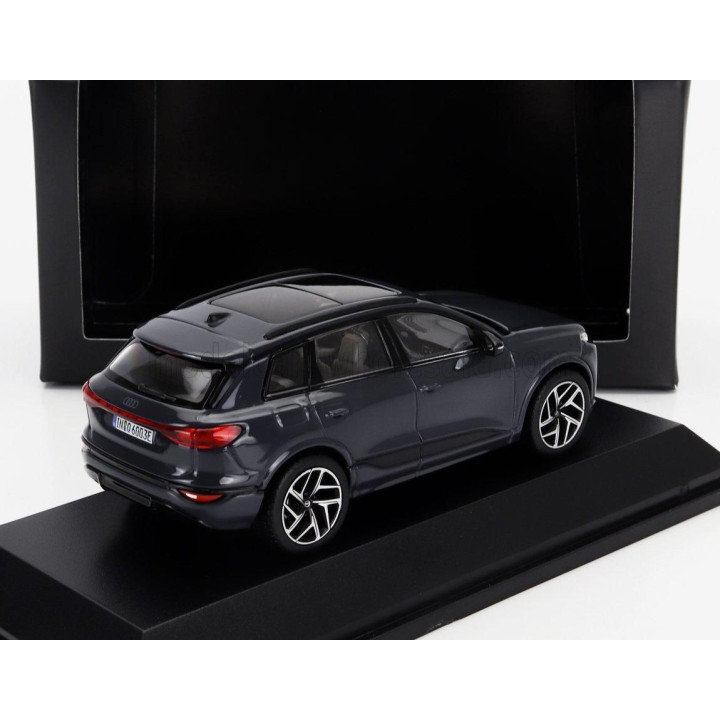 SPARK MODEL AUDI Q6 E-TRON 2023 - MAGNET GREY 1/43