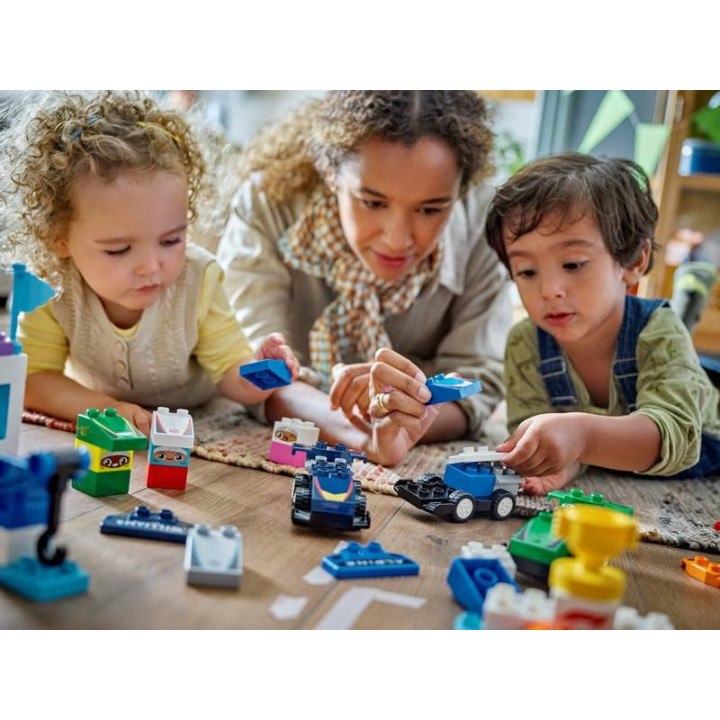 LEGO DUPLO - Závodní auta a řidiči týmu F1®