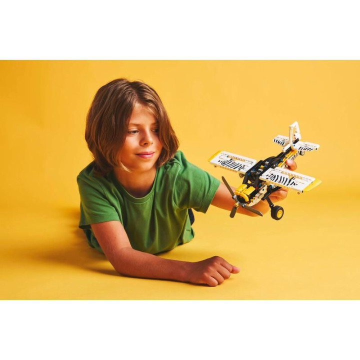 LEGO Technic - Letadlo do vzdálených oblastí
