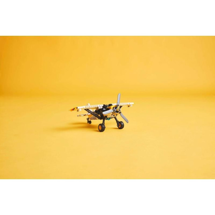 LEGO Technic - Letadlo do vzdálených oblastí