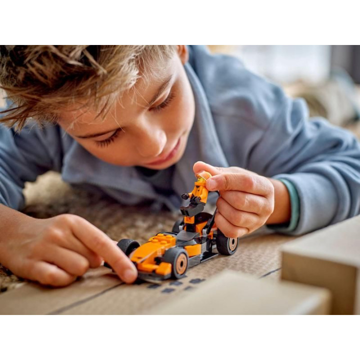 LEGO City - Jezdec F1® se závodním vozem McLaren