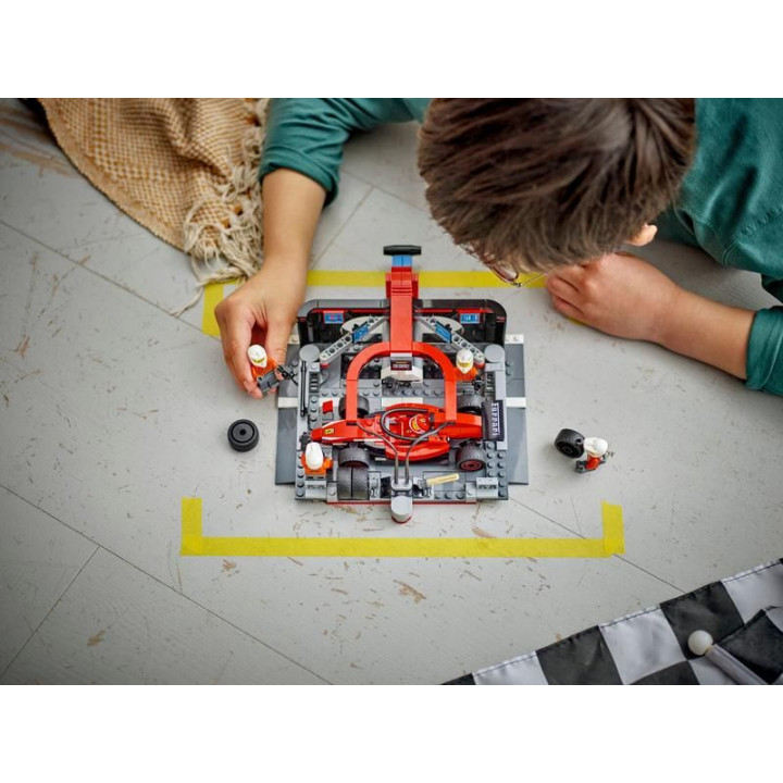 LEGO City - Zastávka v boxech F1® a personál s vozem Ferrari