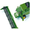 Kovový model gigantického kombajnu John Deere 9680i v měřítku 1:87. Přední žací lišta je výškově nastavitelná a odpojitelná. Rameno vyprazdňovacího šneku je otočné. Gumové pneumatiky. Vhodné pro hraní i sběratelství. Kvalitní zpracování z kovu a plastu.