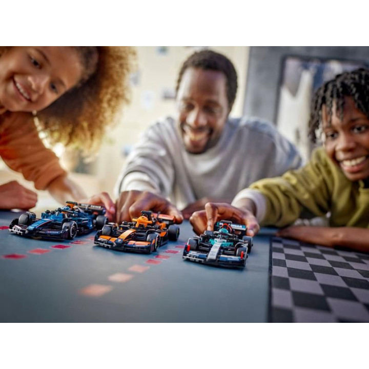 LEGO Speed Champions - Závodní auto Mercedes-AMG F1® W15