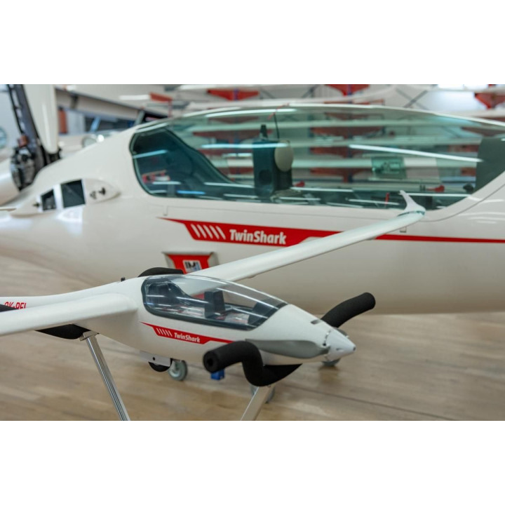 KAVAN 304TS TwinShark 2700mm - ARF