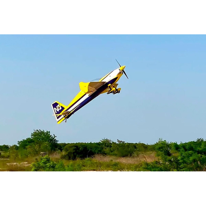 104" Extra NG ARF - červená 2,64m